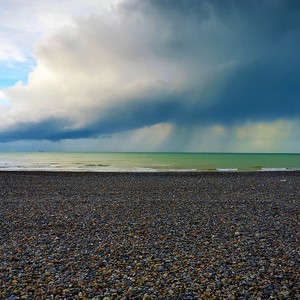 Mer et plage de galets  - France  - collection de photos clin d'oeil, catégorie paysages